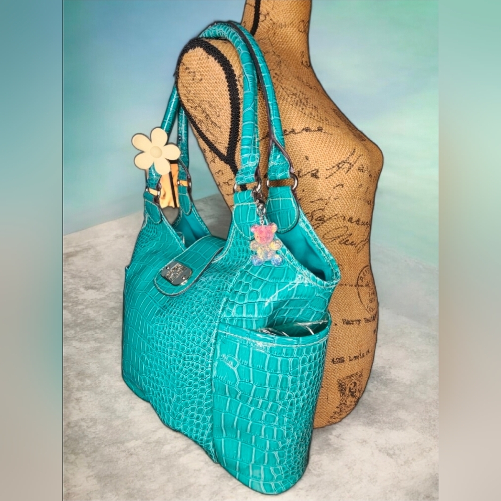 Turquoise Crocodile-Embossed Women’s Hobo Bag With Bear Charm & Flower Hair Clip - Picture 6 of 15